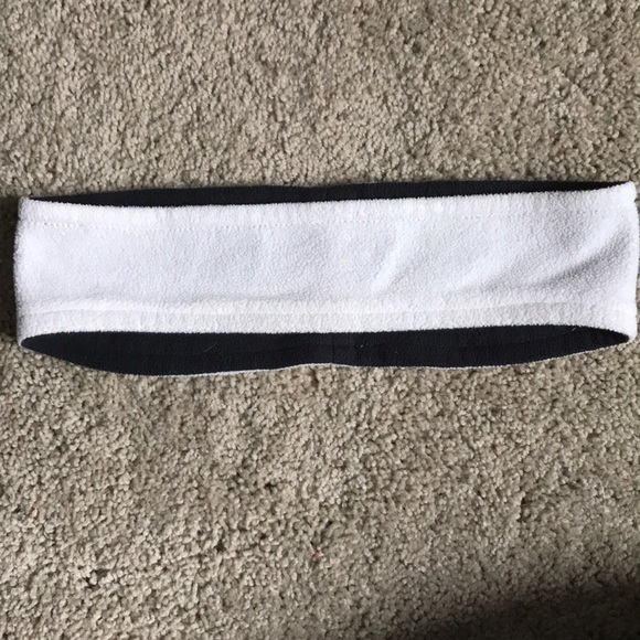 Columbia reversible B&W winter headband - Picture 2 of 2